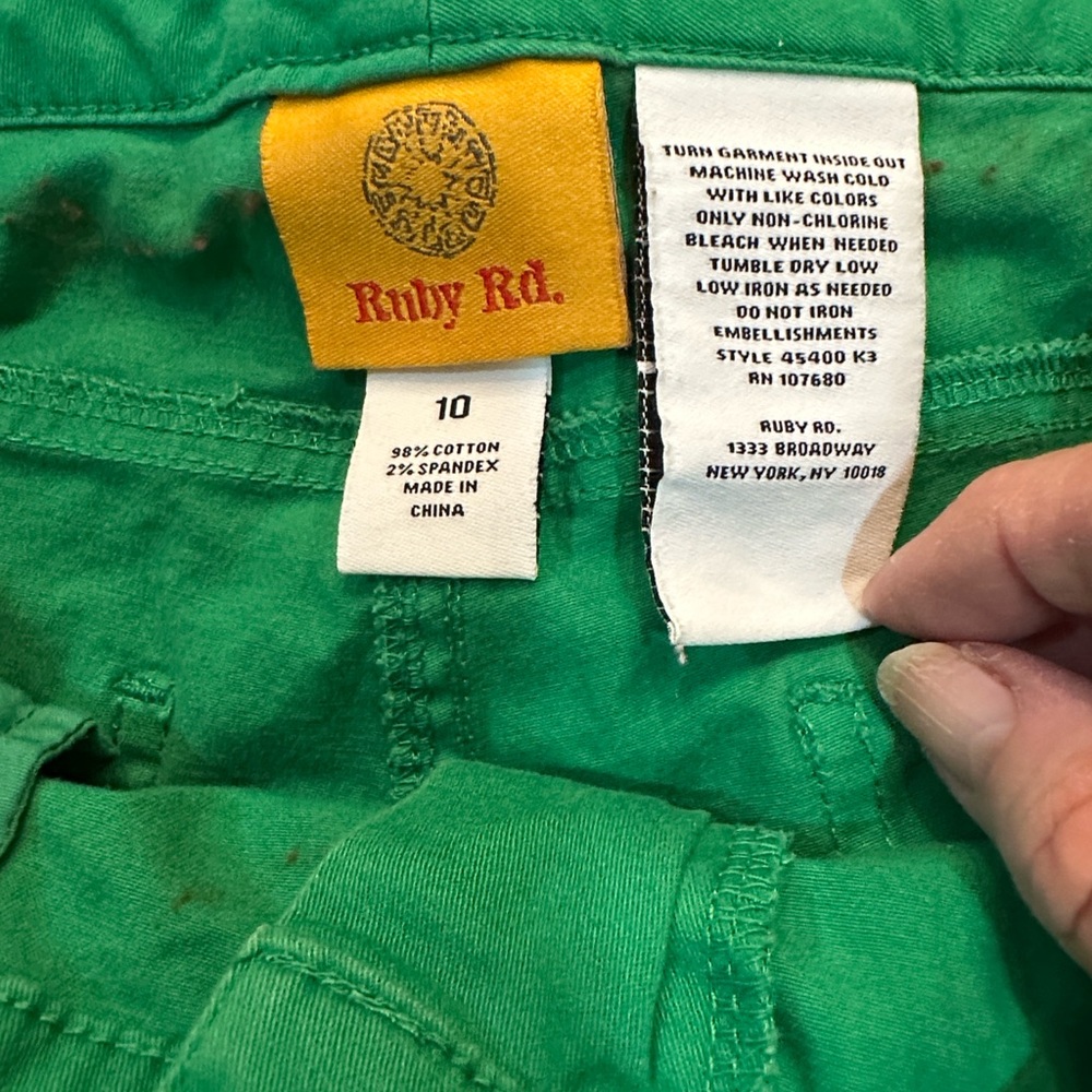 Ruby Rd. Emerald Green capris - Picture 5 of 5